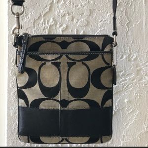 COACH MONOGRAM BLACK & TAN CROSSBODY BAG IN EUC
